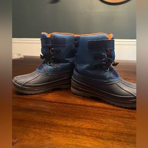 Boys size 3 winter boots
